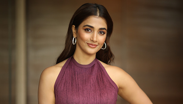 I am not worthy of that matter.. Pooja Hegde spoke openly..!-oneindia news