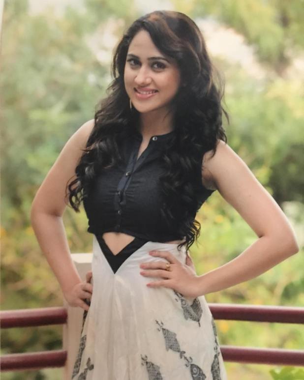 Miya George-Kerala Balkowa.. Miya George scorching in an attractive costume..!-oneindia news