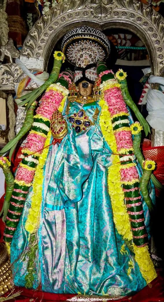 Srirangam Chitrai Therotam Kolakalam- Govinda, Devotees chanting Govinda Kosha-oneindia news