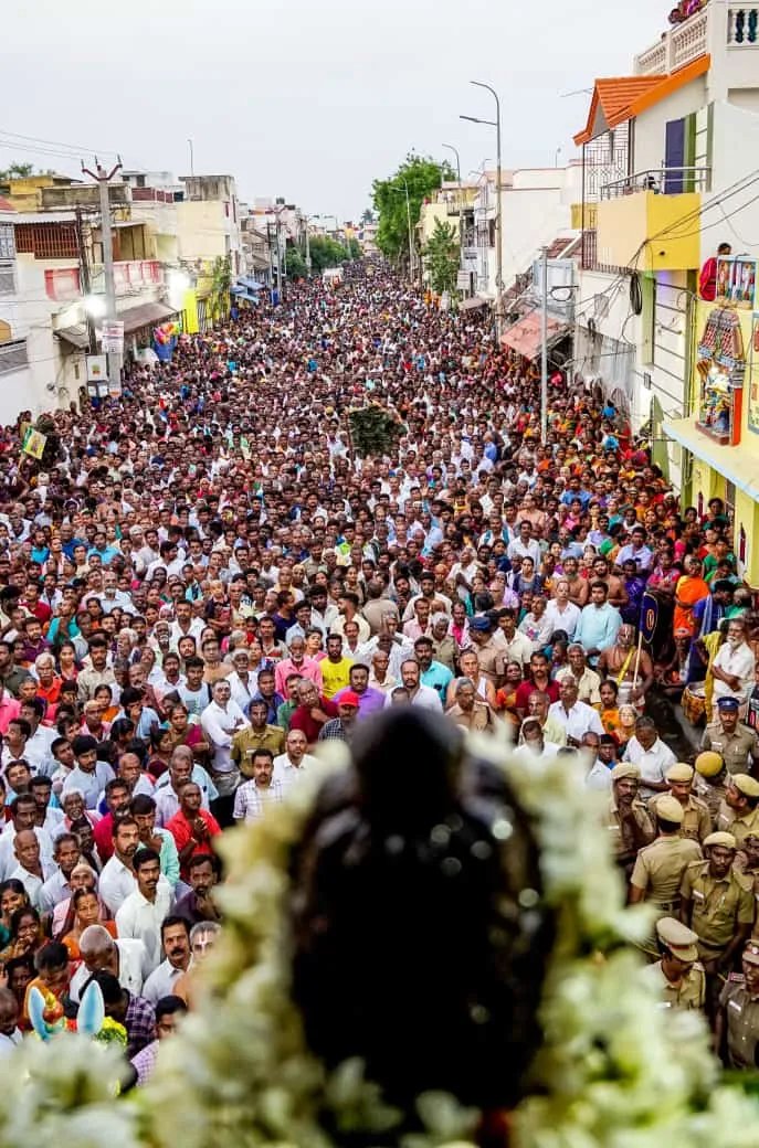 Srirangam Chitrai Therotam Kolakalam- Govinda, Devotees chanting Govinda Kosha-oneindia news