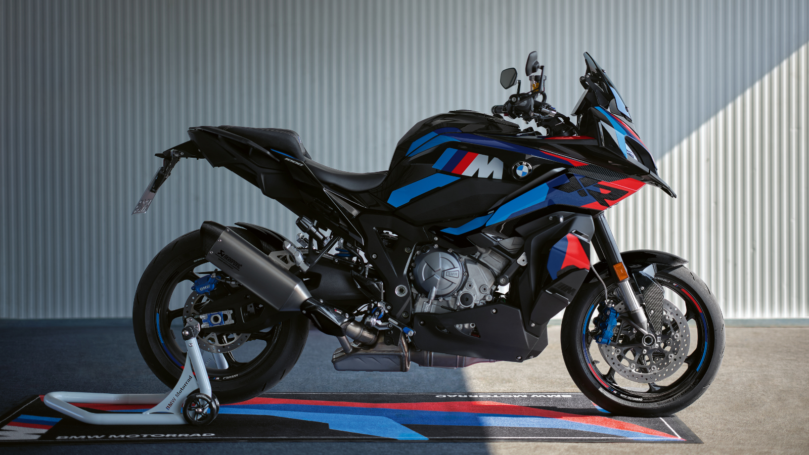 Bmw Bikes In India,BMW M 1000 XR: A powerful crossover bike launched at a price of Rs.45 lakh.  - bmw launches m 1000 xr crossover bike in india at rs.45 lakhs-oneindia news