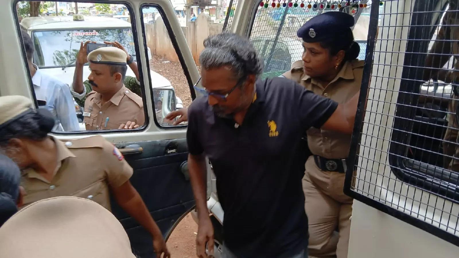 Court Custody For Felix Gerald, Felix Gerald in Trichy Central Jail... Court Custody till 27th!-oneindia news