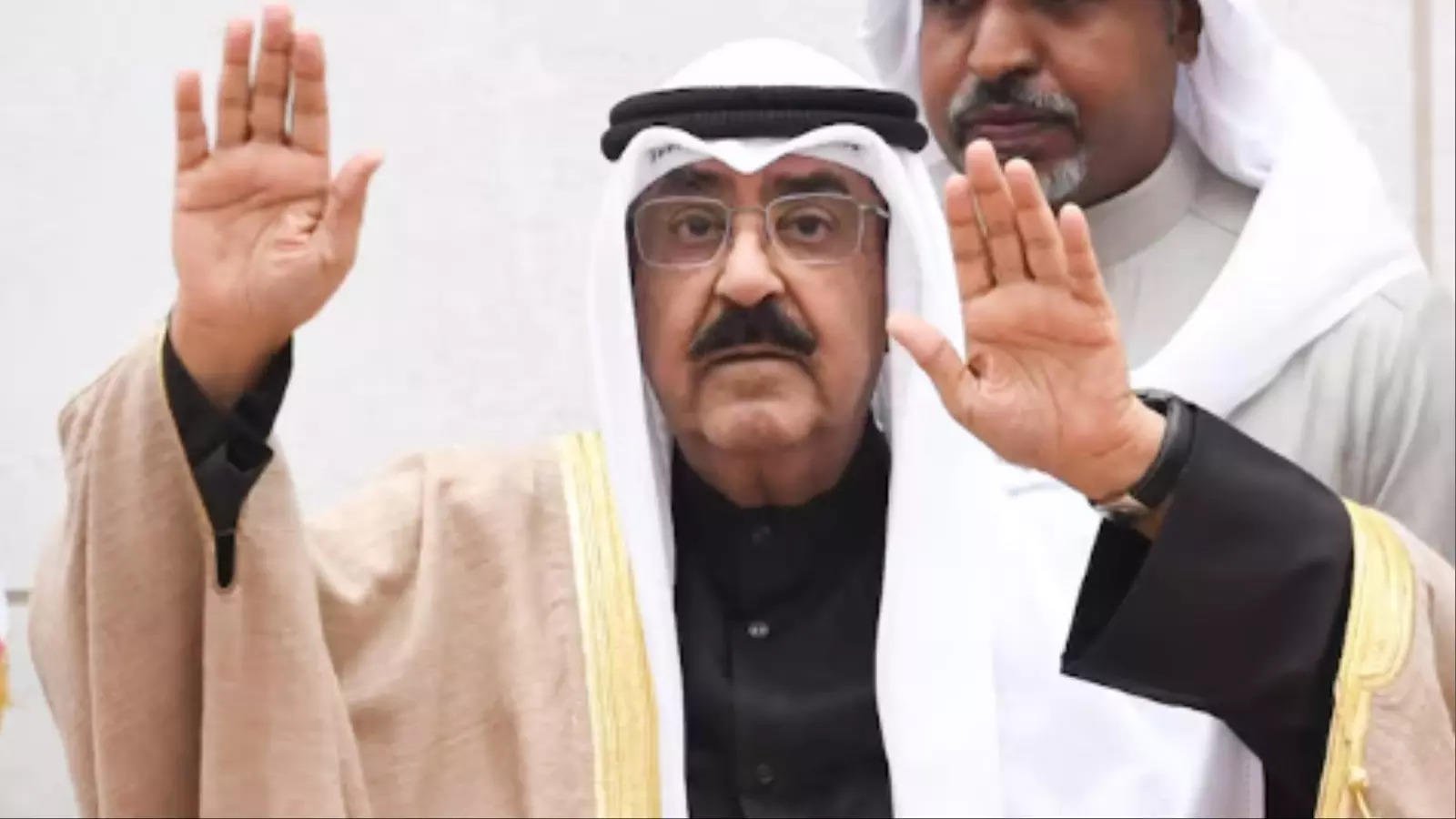 Dissolving the Parliament.. The King also dissolved the Election Act!  Kuwait in extreme political confusion!-oneindia news