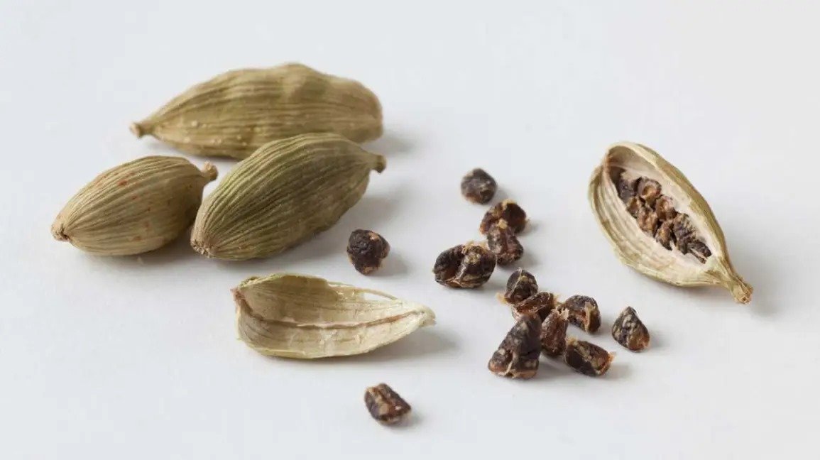 Cardamom to control high blood pressure!-oneindia news