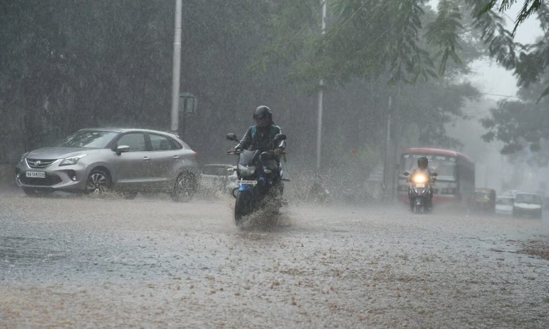 Chance of heavy rain in 15 districts in Tamil Nadu today!-oneindia news