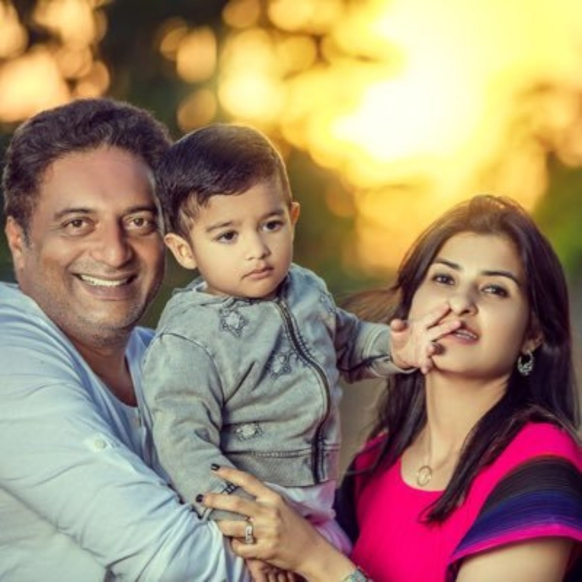 Is this a reason for Prakash Raj's first wife not to get married yet?-oneindia news