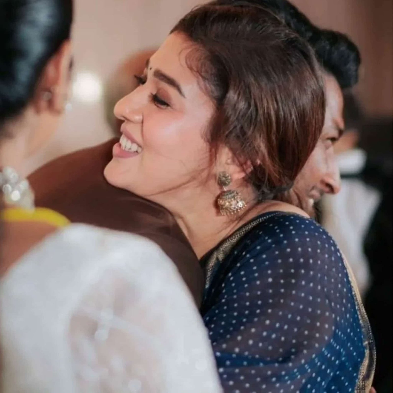 Yappa.. Enna glamaru.. Nayantara who went to the wedding of a close friend..!  Viral photos..!-oneindia news