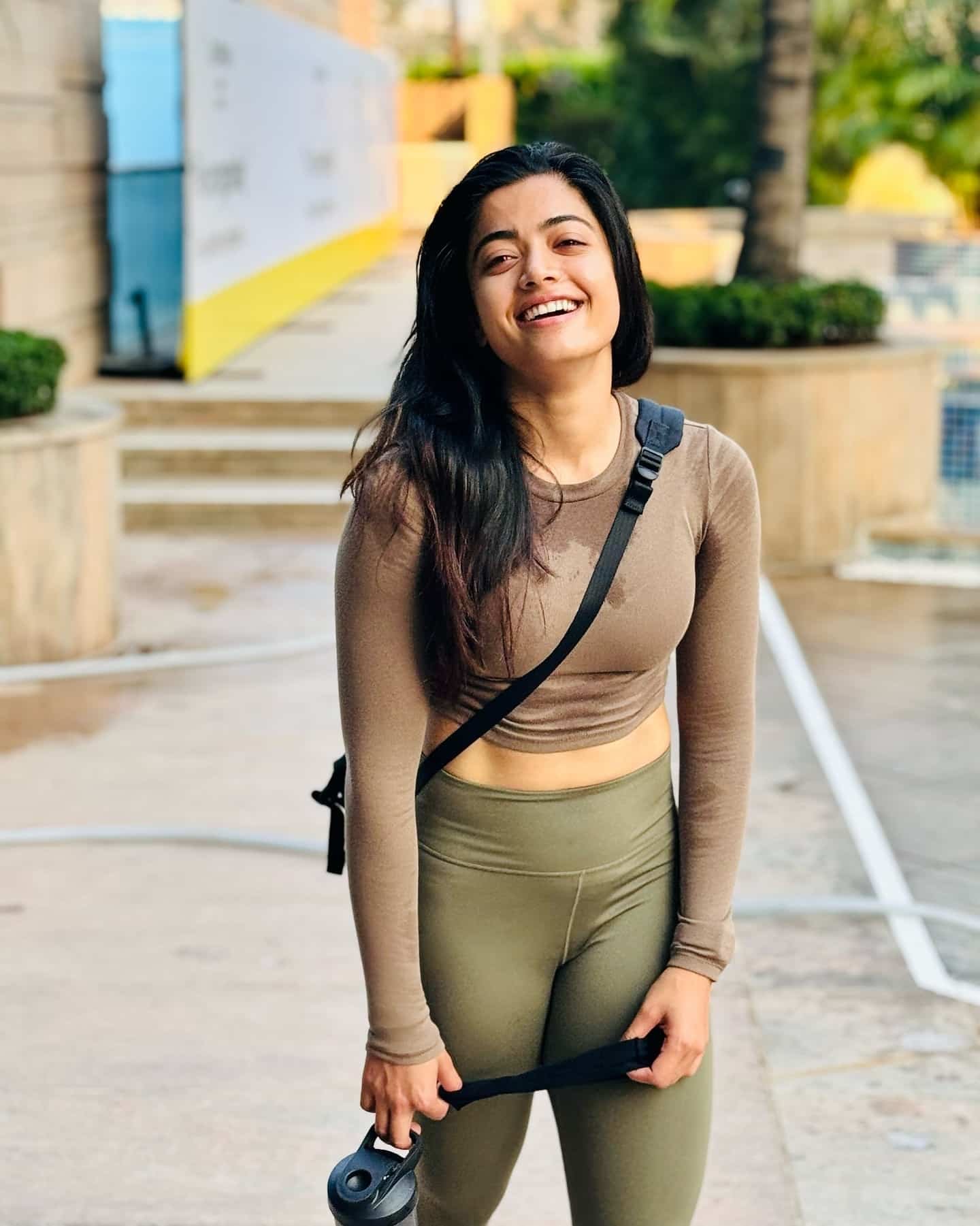 Rashmika Mandana made us squeal by showing her shape..!-oneindia news