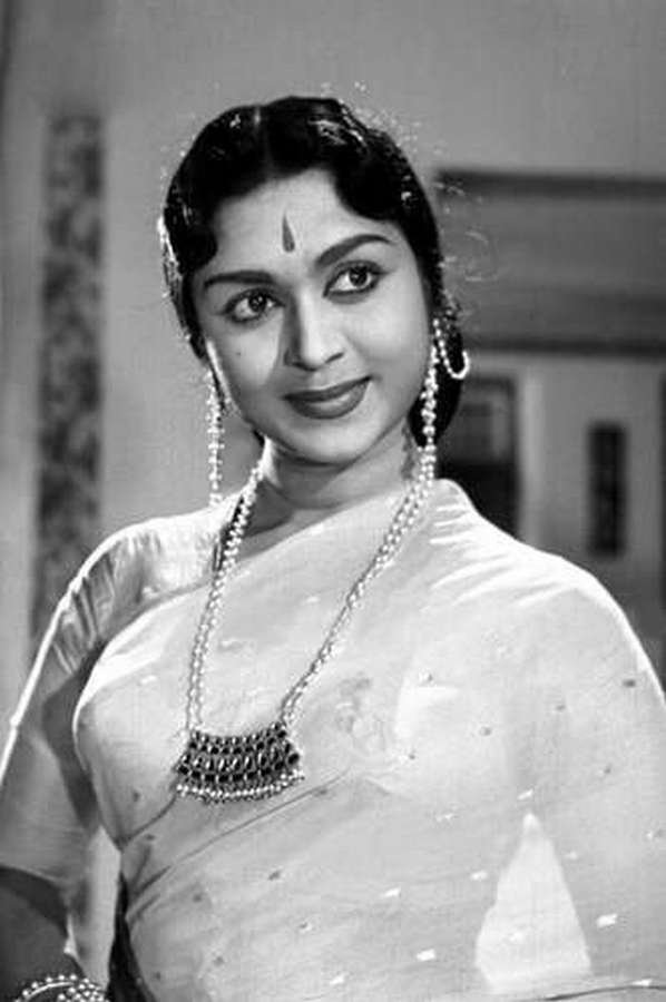 Old actresses.. List of actresses who are still around after 80 years..!-oneindia news